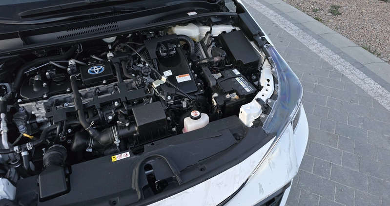 Toyota Corolla cena 69700 przebieg: 69000, rok produkcji 2020 z Pobiedziska małe 379